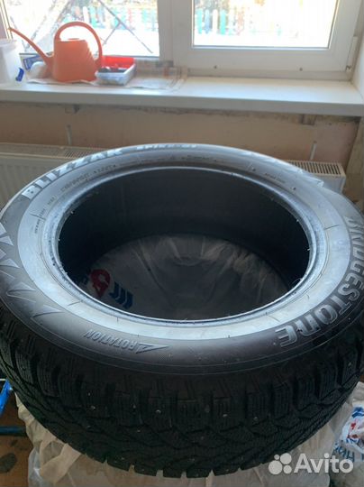 Bridgestone Blizzak Spike-01 215/65 R16 100T