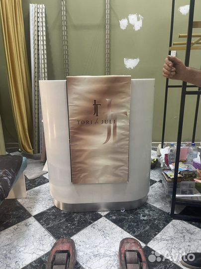 Стойка ресепшн лофт