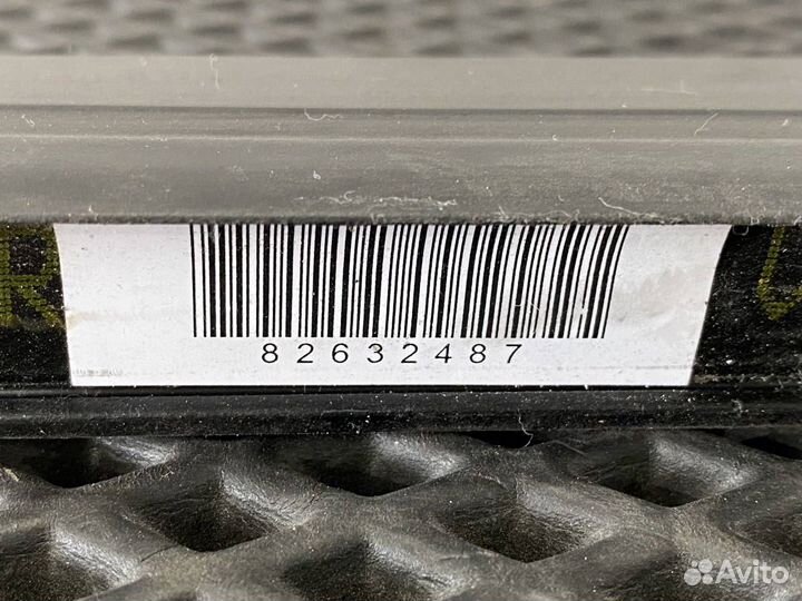 Резинка спойлера Volvo FH4 82632487