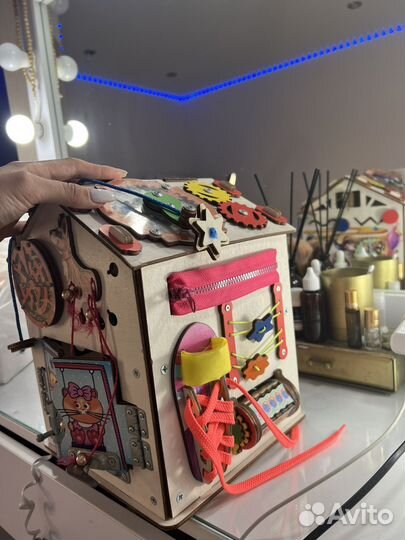 Бизиборд домик