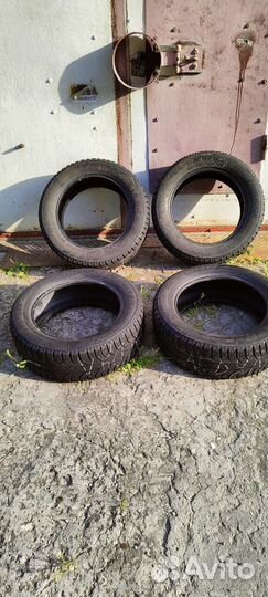 Bridgestone Ice Cruiser 7000 215/60 R17 100T