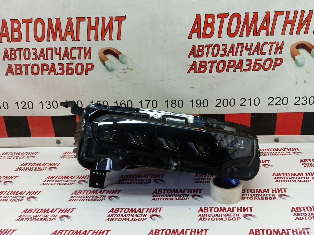 Фара передняя правая Zeekr 001