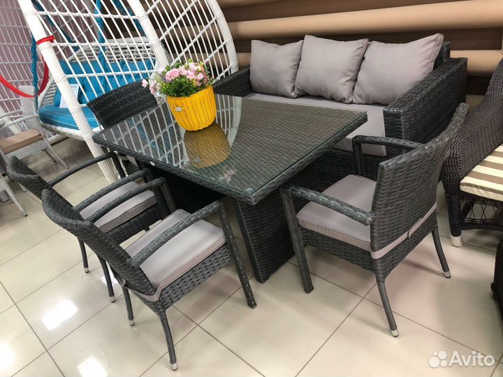 Комплект плетеной мебели