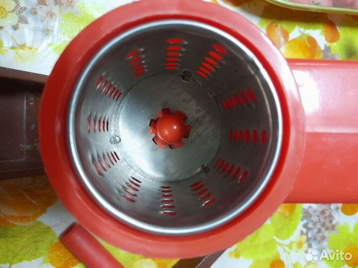 Соковыжималка овощерезка