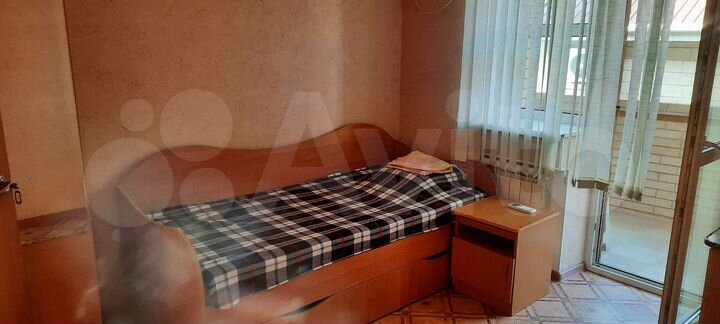 Комната 15 м² в 5-к., 1/3 эт.