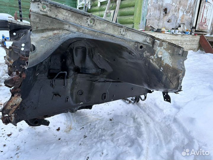 Передняя часть кузова на 126 Мерседес