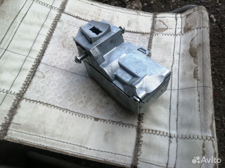 Замок рулевой колонки Jaguar Land Rover