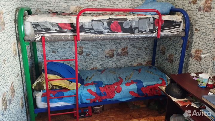 Двухярусная кровать