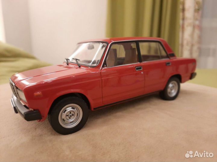 Модель автомобиля Жигули 2107. 1/24