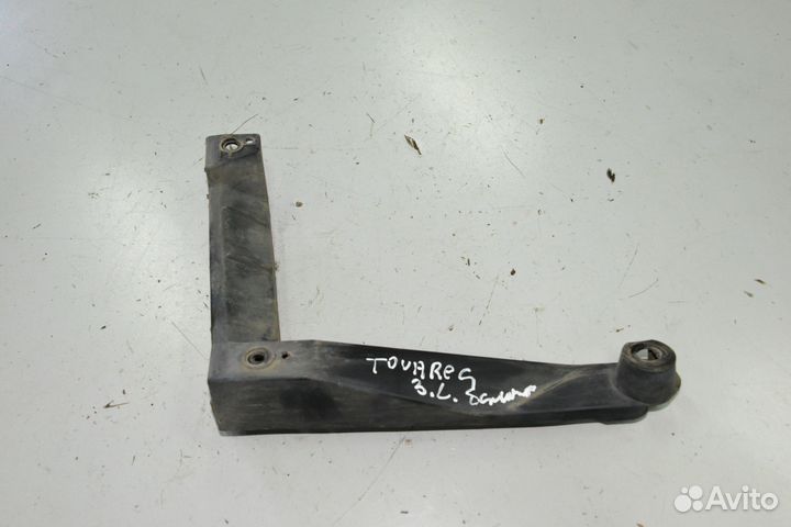 Кронштейн бампера задний левый VW Touareg