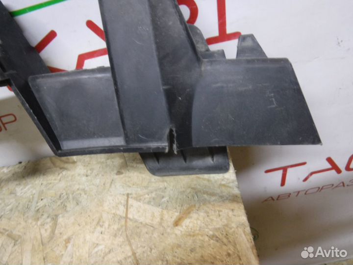 Кронштейн переднего бампера Porsche 911