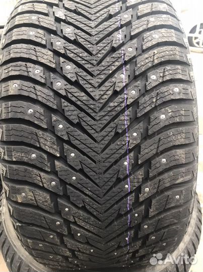 Nokian Tyres Hakkapeliitta 10p SUV 315/35 R21 и 275/40 R21 111T
