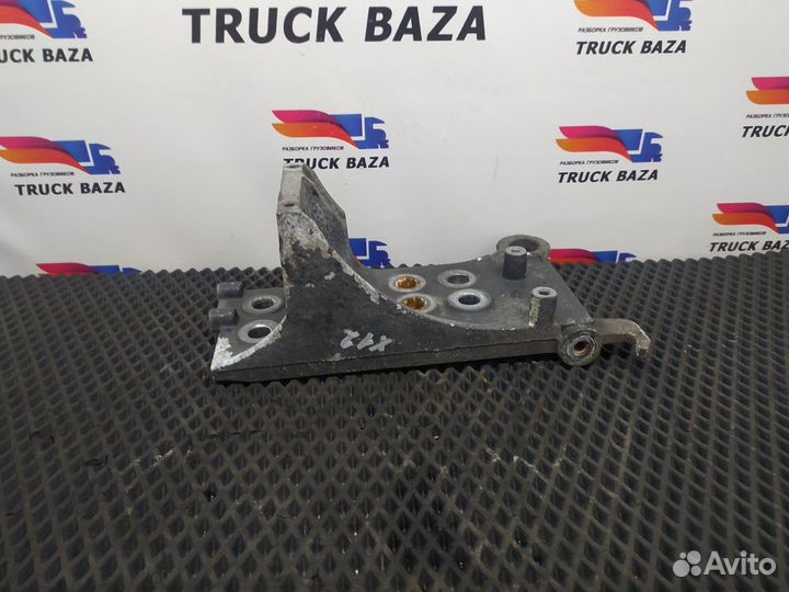 Кронштейн переднего бампера левый