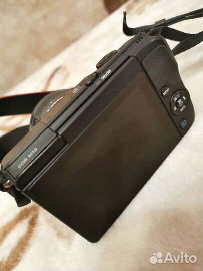 Canon eos M10