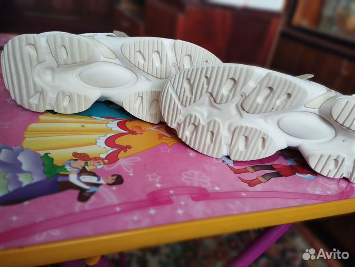 Кроссовки женские 36 размер