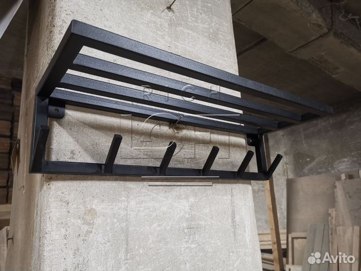 Вешалка для одежды настенная