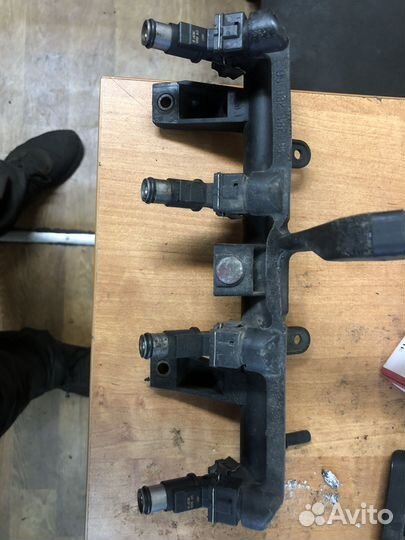 Топливная рампа Peugeot Partner 2007г.в