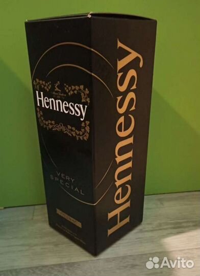 Коробка от Hennessy