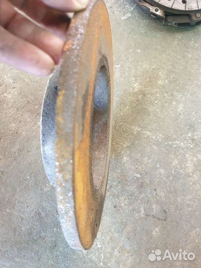 Диск тормозной передний Audi 80 B3, B4