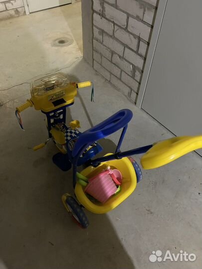 Детский трехколесный велосипед