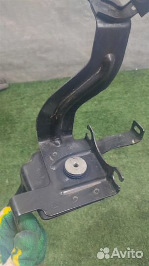 Кронштейн насоса ABS Toyota Verso R2 2017