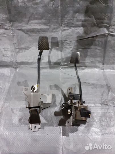 Педаль сцепления KIA RIO 3 1.6 мт седан