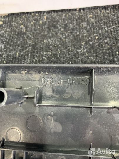 Накладка порога внутренняя передняя правая Toyota