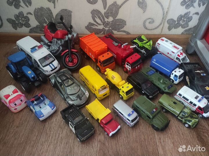Машинки металлические и др. пакетом. Руль