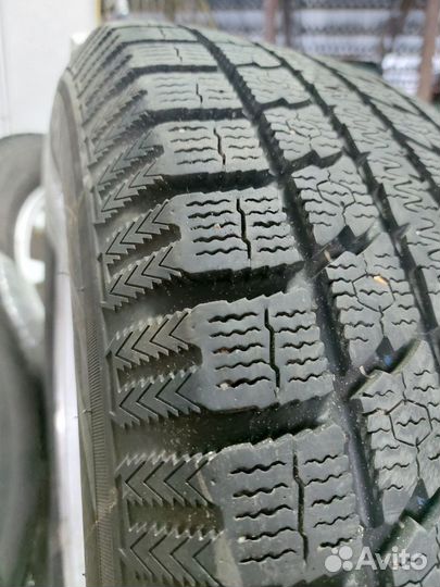R16 Dunlop Winter Maxx SJ8 245/75, PCD 5x130 DIA 84.1