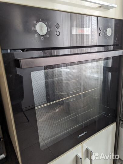 Духовой шкаф электрический встраиваемый Samsung