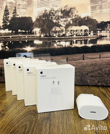 Блок быстрой зарядки iPhone