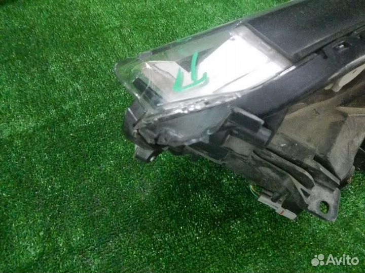 Фара правая Toyota RAV4