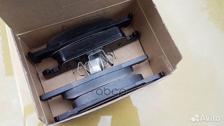 Колодки тормозные дисковые перед SP1787 Sangsin