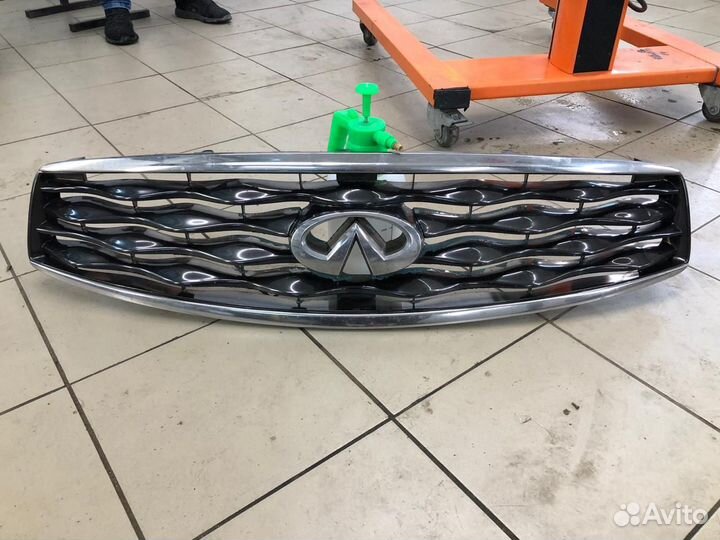 Решетка радиатора Infiniti fx37