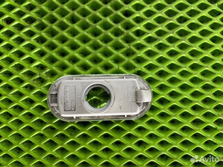 Повторитель в крыло Ford Focus 2