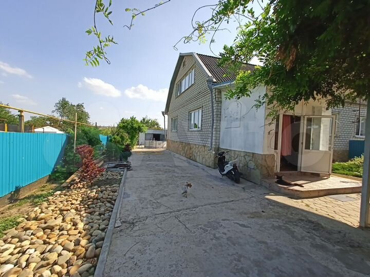 Дом 188 м² на участке 8,2 сот.