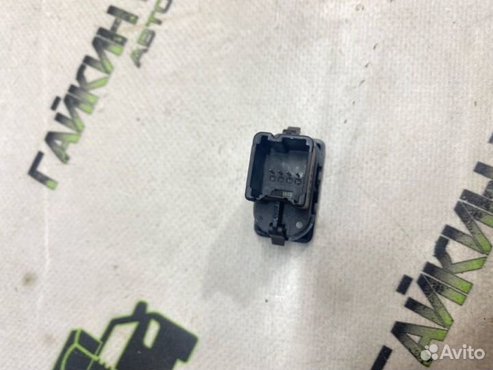 Кнопка стеклоподъемника Ford Focus хэтчбек 5дв 1.6