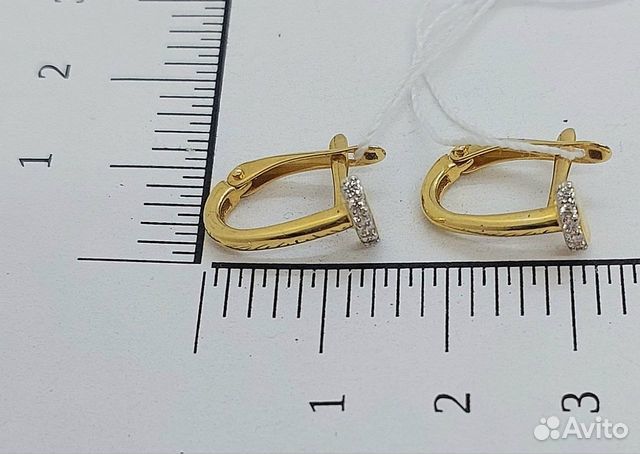 Золотые серьги с камнем