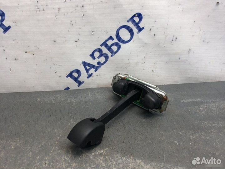 Ограничитель двери передний правый Hyundai Genesis