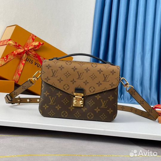Сумка Louis Vuitton Pochette