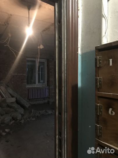 Дверь входная металлическая б/у 85х205