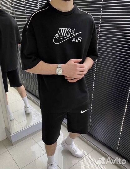 Шорты и футболка Nike air