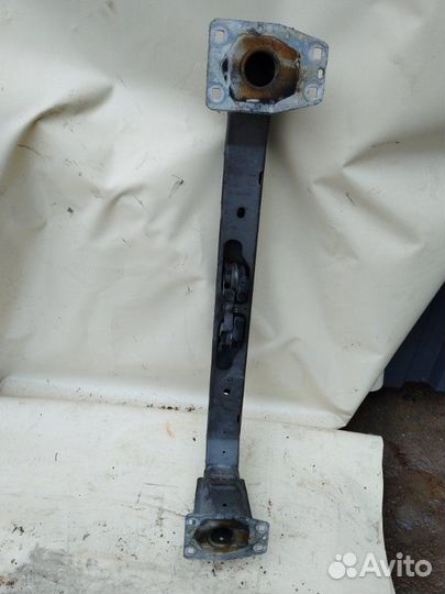 Усилитель бампера передний Land Rover Freelander 2