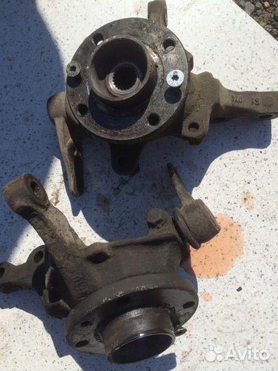 Поворотный кулак Renault Megane 1996-2002