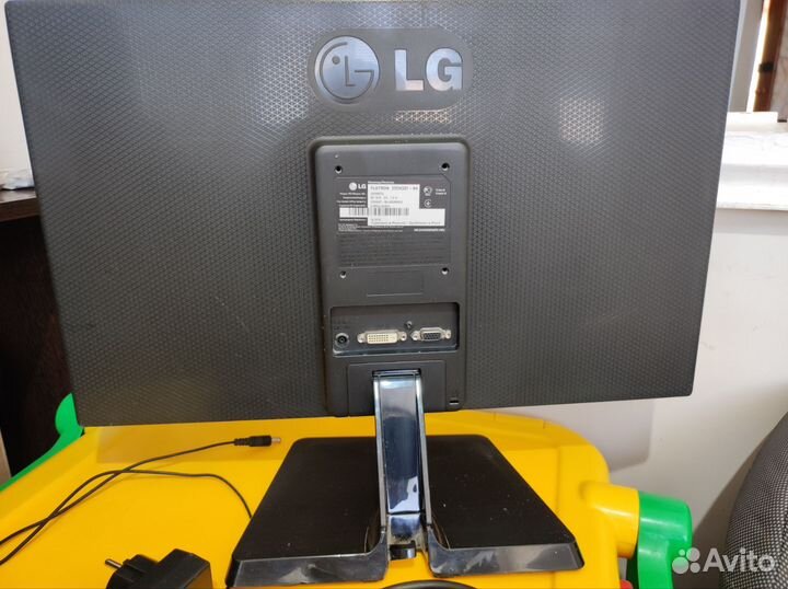 Монитор для компьютера 22 дюйма б/у