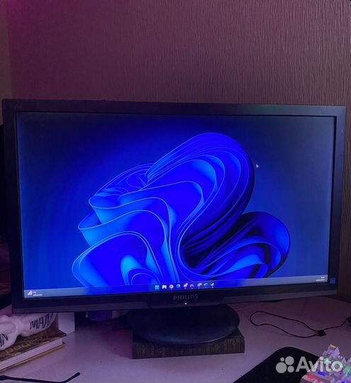Монитор Philips 27