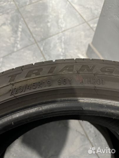 Triangle TH201 Sportex 225/45 R19 96Y