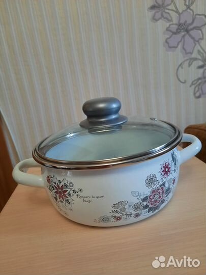 Кастрюля эмалированная