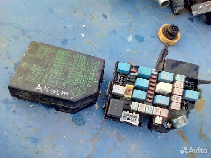 Блок предохранителей подкапотный Хёндай Акцент