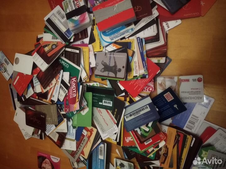 Пластиковые карточки разные